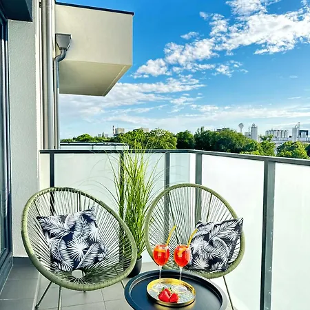 Aura Sky With Balkon & Parking シュチェチン